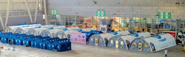 一組五艙合一的“獵鷹號”硬氣膜實驗室馳援哈爾濱.jpg